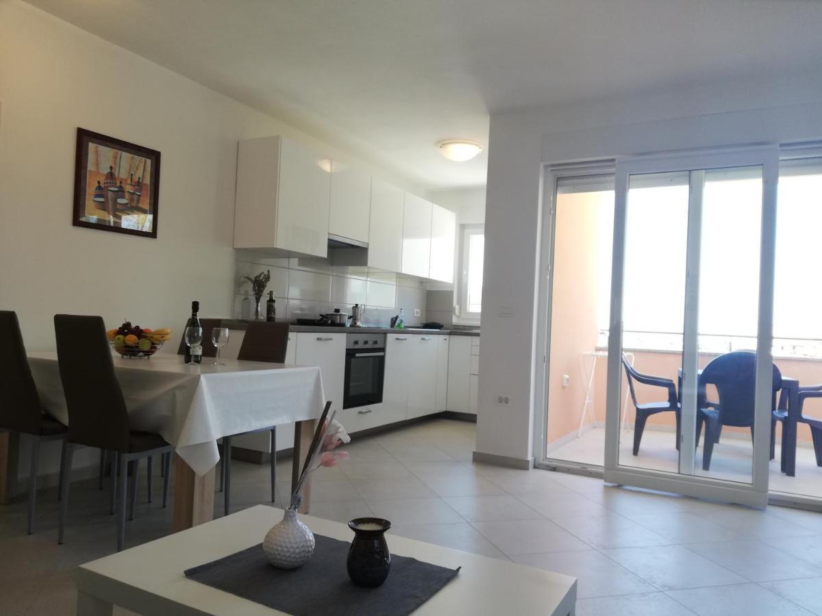 Apartments Oleander Lovrecica-Residence With Pool Exterior foto
